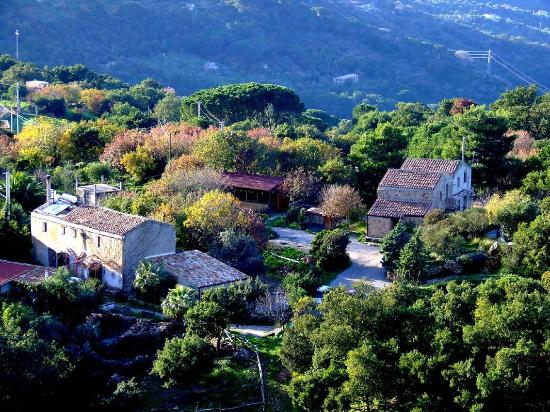 Serra Guarneri center, where students stay in nature, learn outdoor skills, and build team spirit.